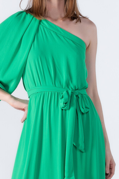 Foto Vestido longo um ombro com babado