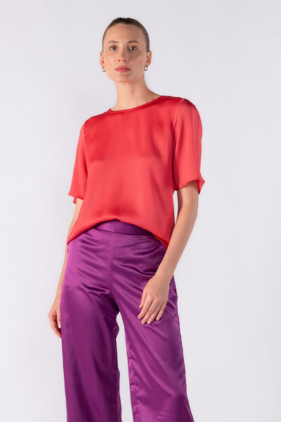 Foto Blusa bata em crepe actinado meia manga