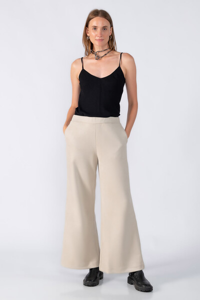 Foto Calca pantalona em suede com bolsos