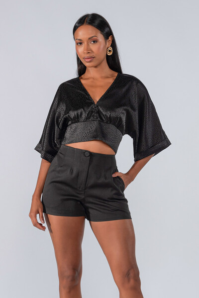 Foto Blusa cropped gola v acetinada