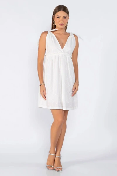 Foto Vestido curto com amarracao na alca