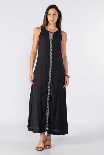 Foto Vestido longo com detalhe frontal