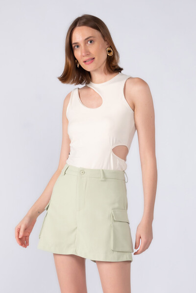 Foto Shorts saia cargo forrado em poliester