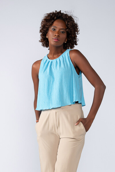 Foto Blusa cropped em crepe texturizado