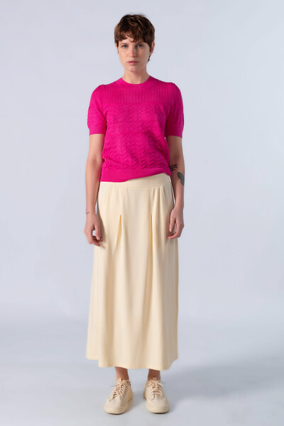 Foto Blusa em viscose tecido trabalhado