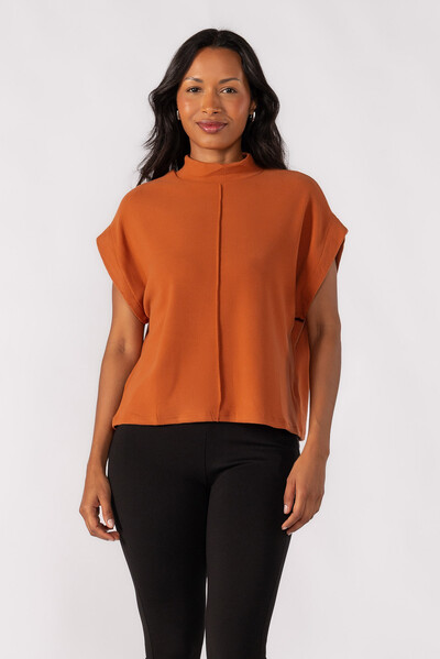 Foto BLUSA GOLA ALTA CANELADA