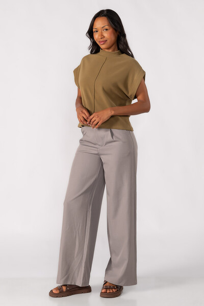 Foto BLUSA GOLA ALTA CANELADA