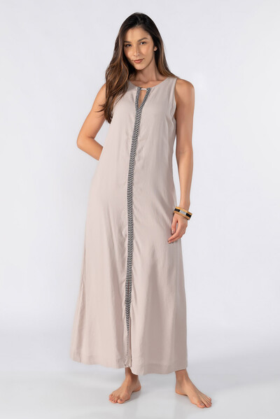 Foto Vestido longo com detalhe frontal