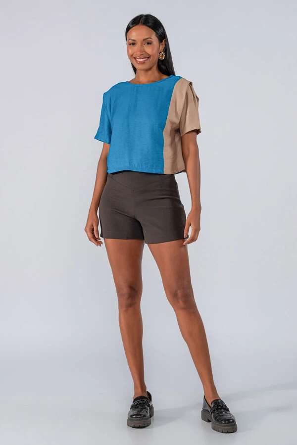 Blusa cropped bicolor viscose ampla
