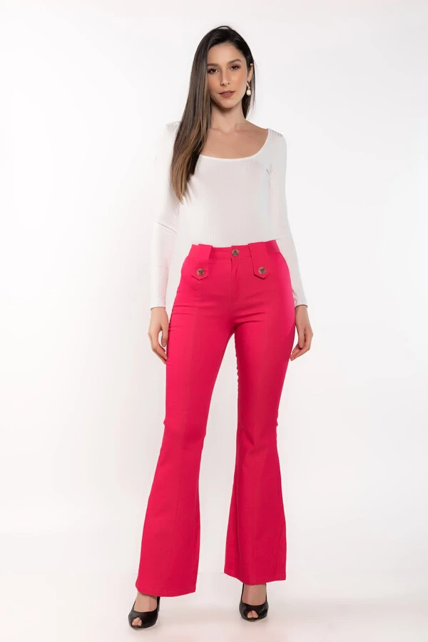 Calca flare detalhe botoes