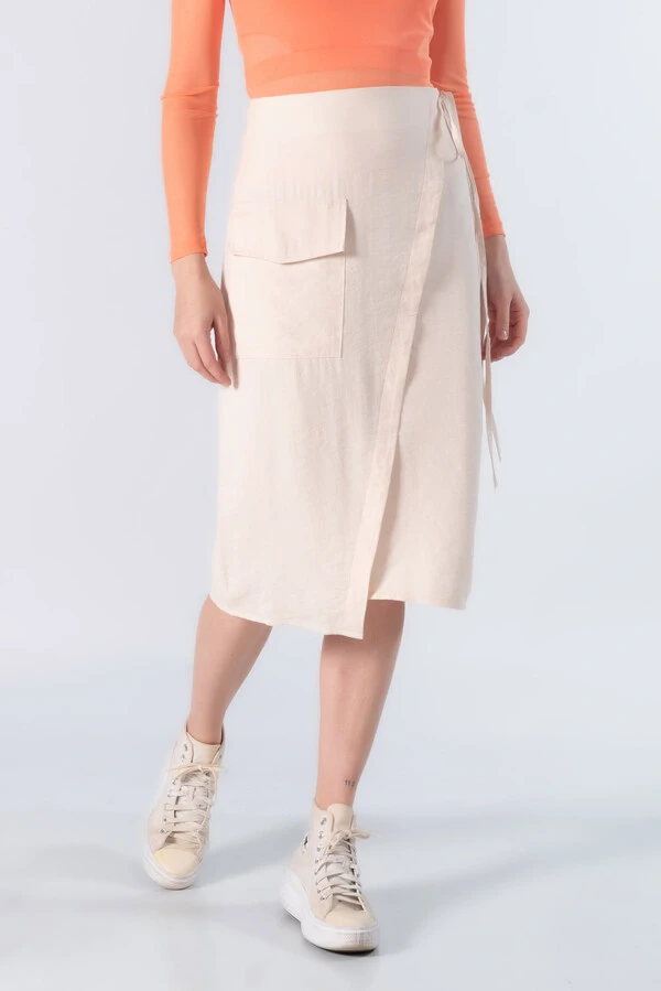 Saia midi em viscose com bolso e faixa
