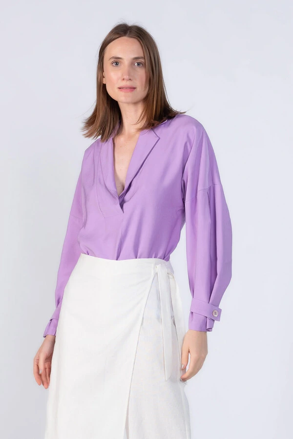 Camisa em viscose detalhe punho
