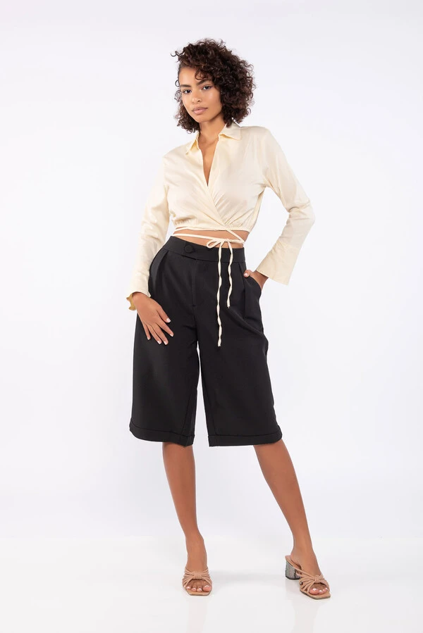 Camisa cropped transpassada amarracao