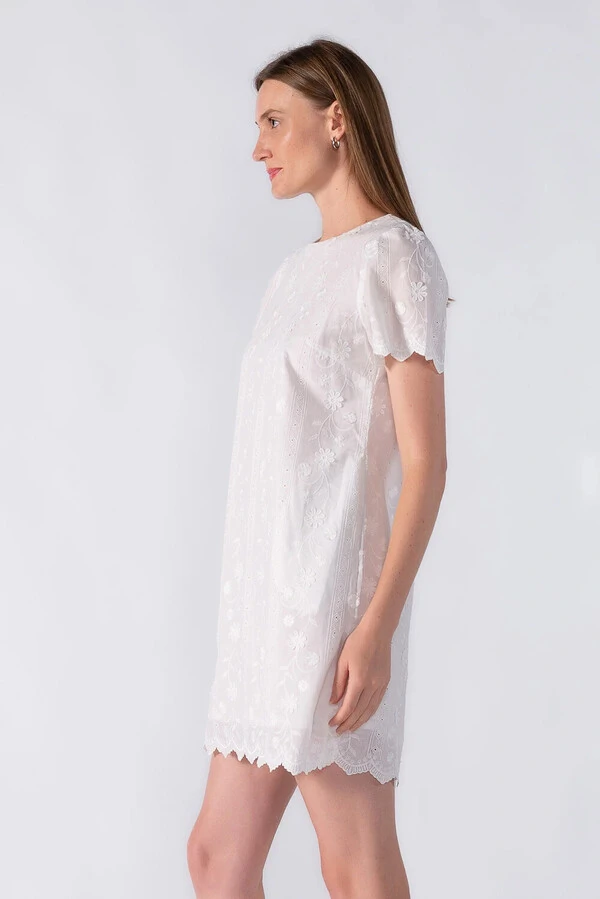 Vestido curto laise com bolsos