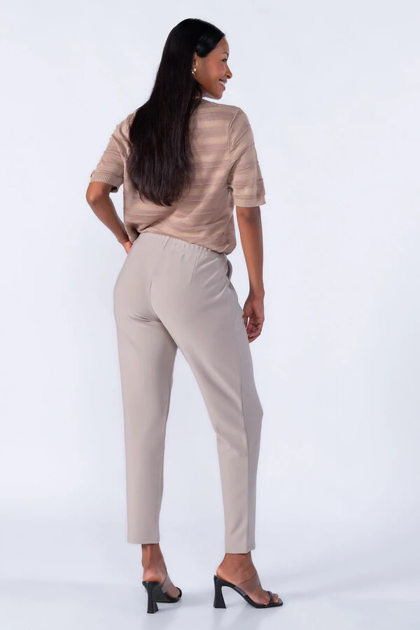 Calça elástico no cós com pregas