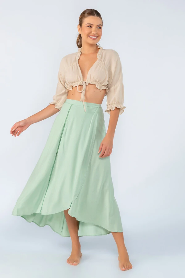 Blusa cropped amarracao frente e babado