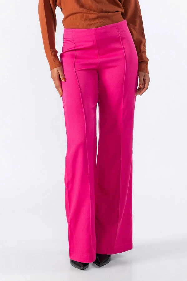 Calca pantalona com recorte frontal