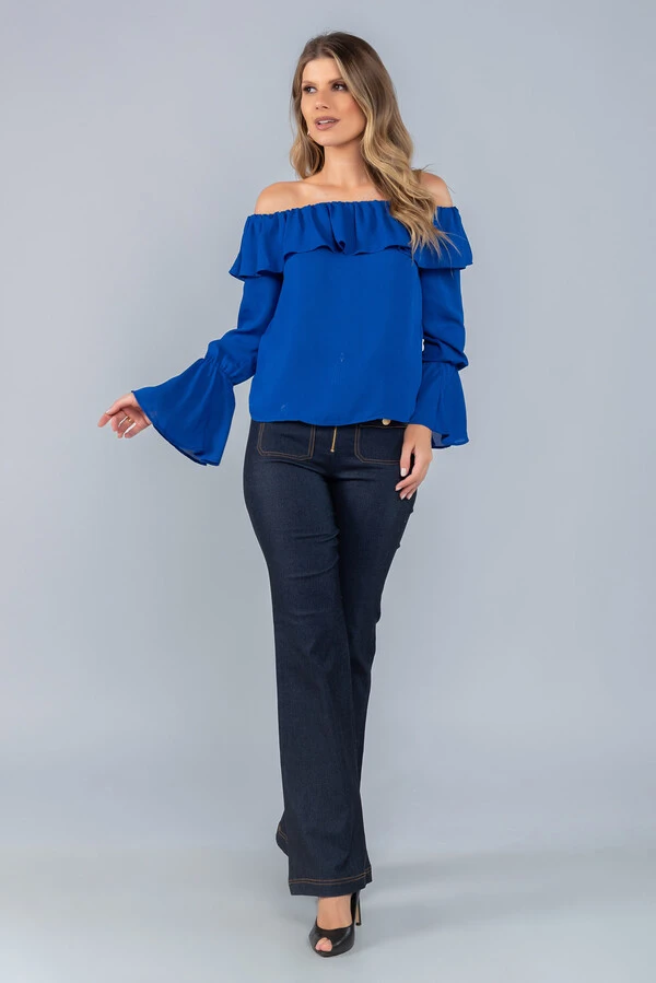 Blusa em crepe manga longa ombro a ombro