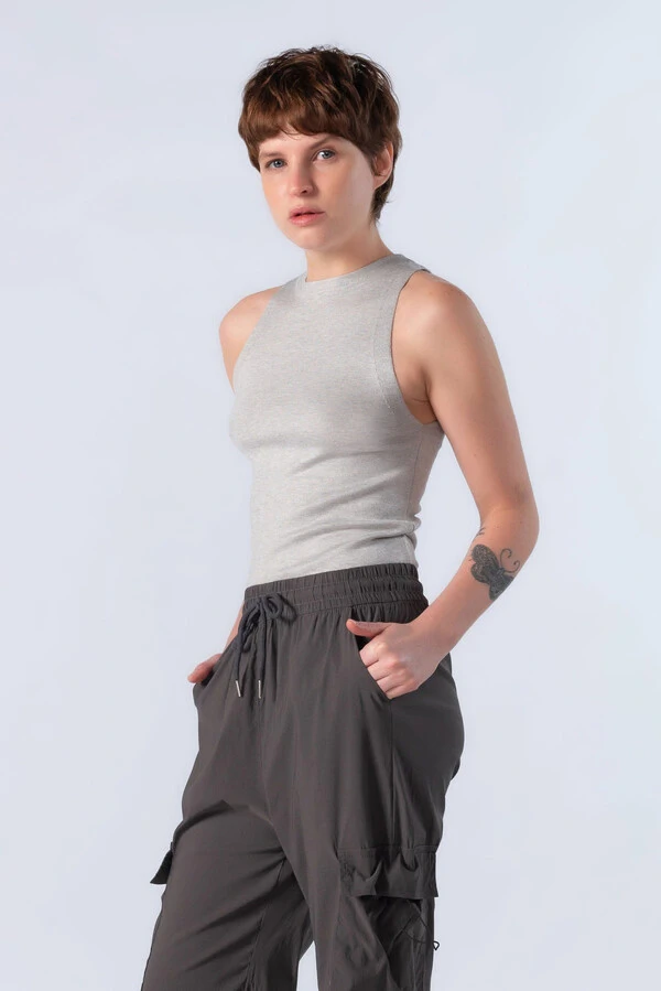 Blusa regata em viscose lisa