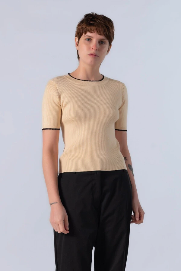 Blusa canelada com manga