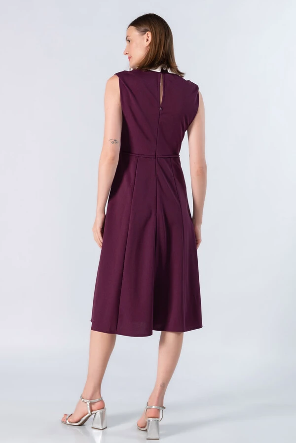 Vestido midi em poliester gola classica