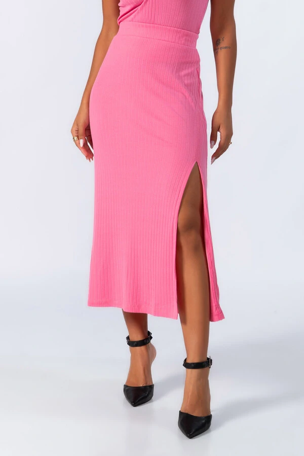 Conjunto canelado saia midi e blusa