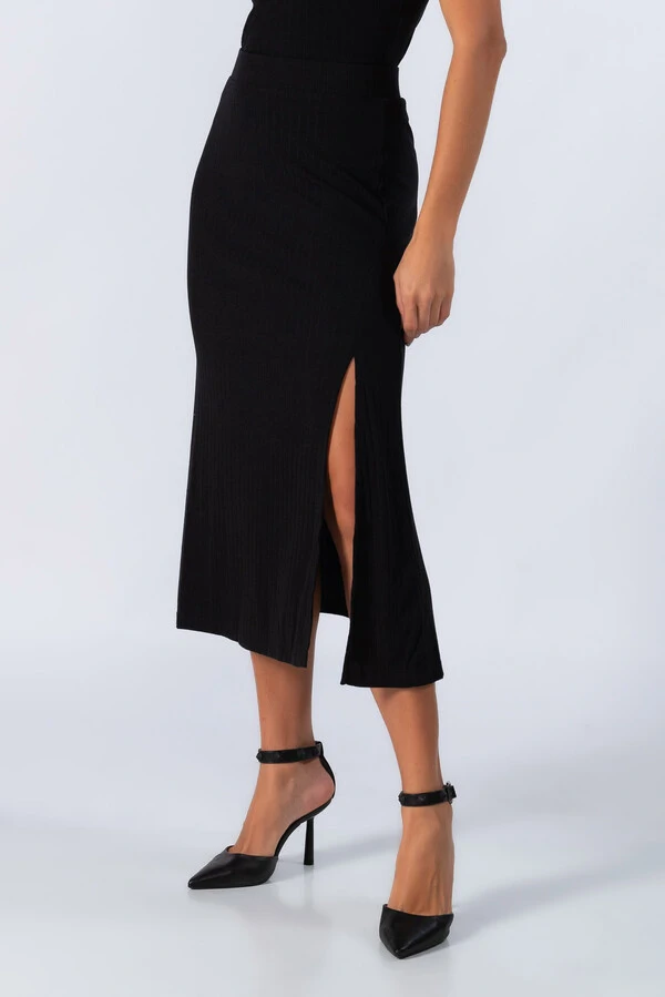 Conjunto canelado saia midi e blusa