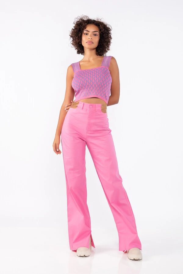 Calca sarja wide leg recorte e corrente no cos
