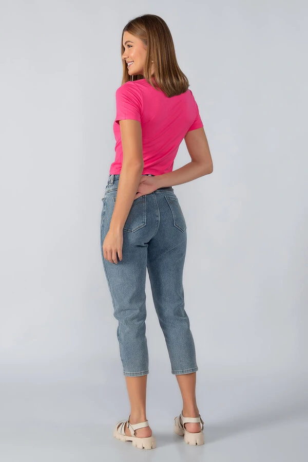 T-shirt em viscose detalhe na barra