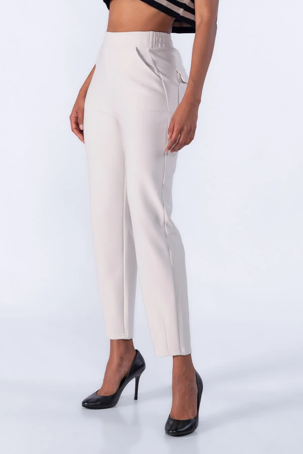 Calça social com bolsos