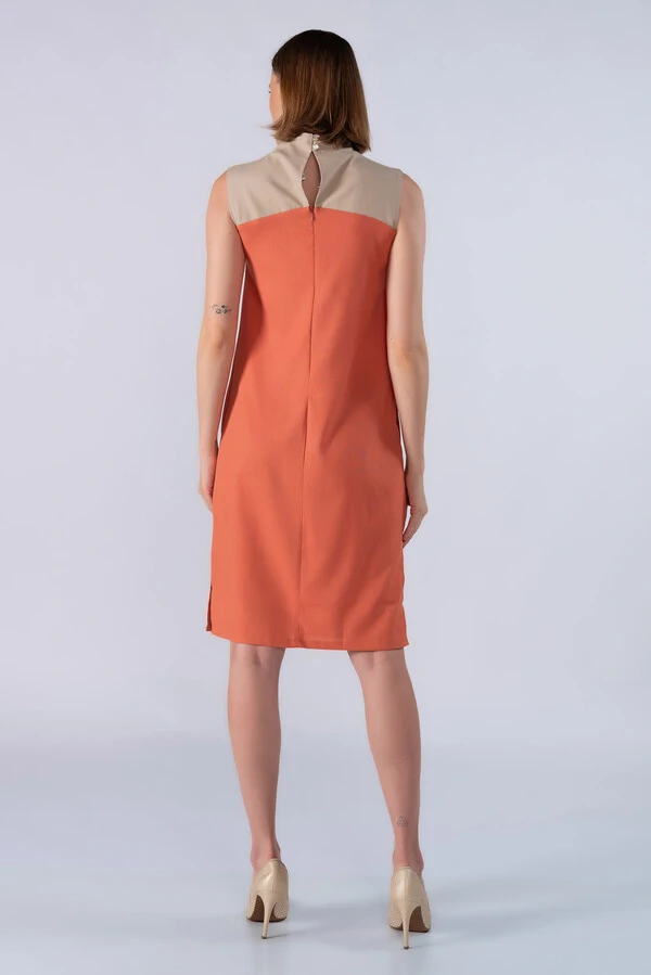 Vestido midi em viscolinho bicolor