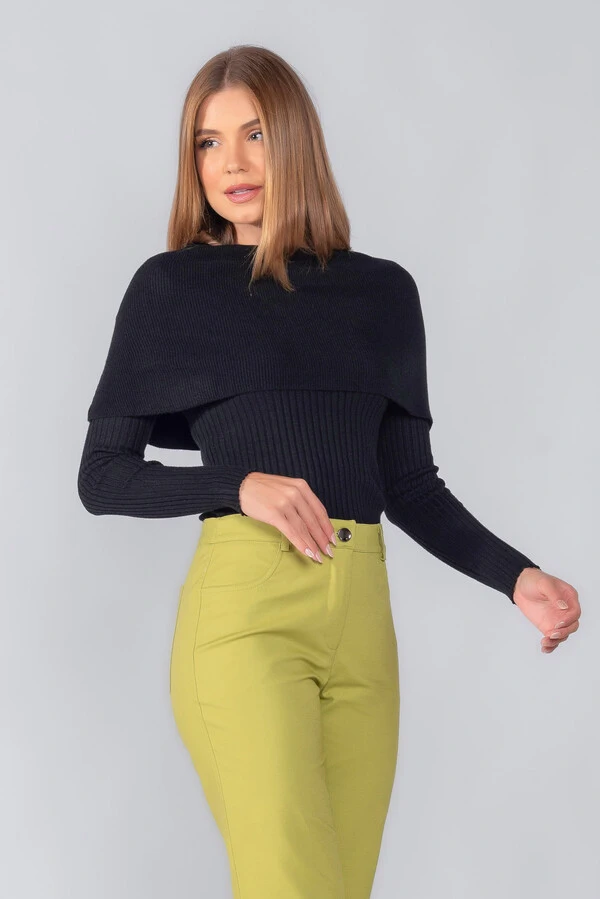 Blusa tricot gola ampla manga longa