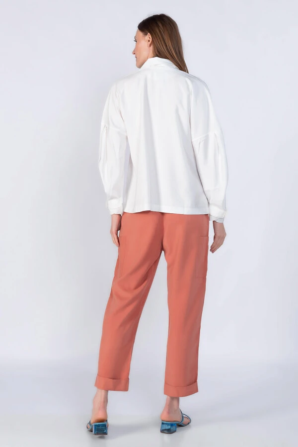 Camisa em viscose detalhe punho
