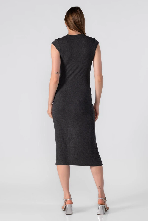 Vestido midi canelado basico