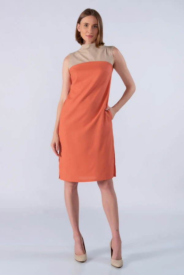 Vestido midi em viscolinho bicolor