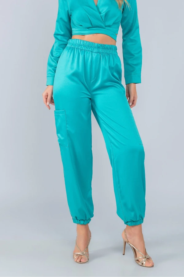 Calca jogger acetinada elastico cos e bolsos laterais