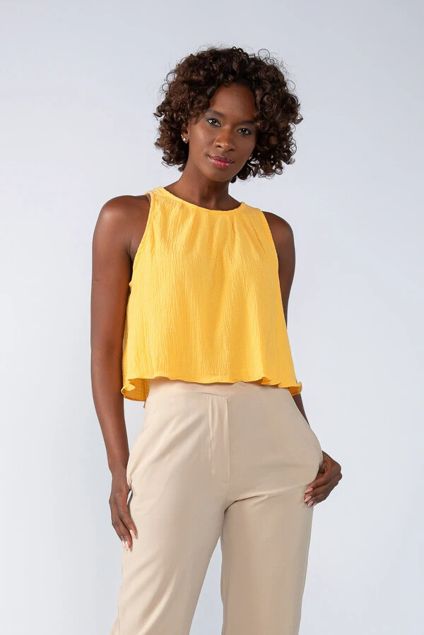 Blusa cropped em crepe texturizado