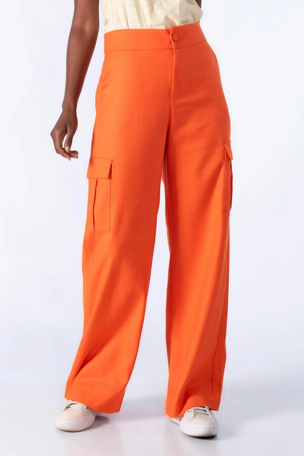 Calca pantalona em linho com bolsos