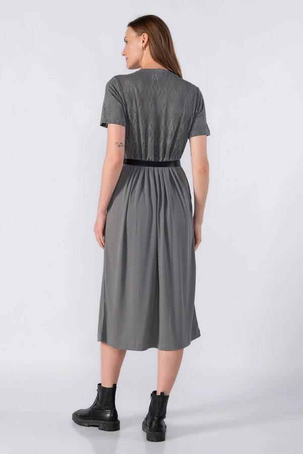 Vestido midi em laise e ribana