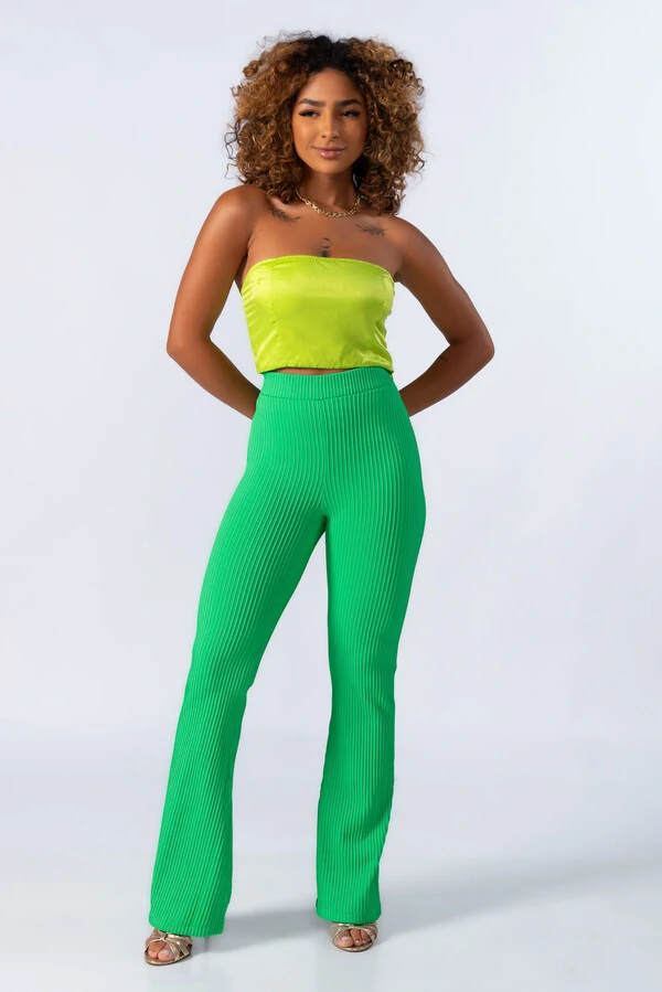 Calca legging flare texturizada