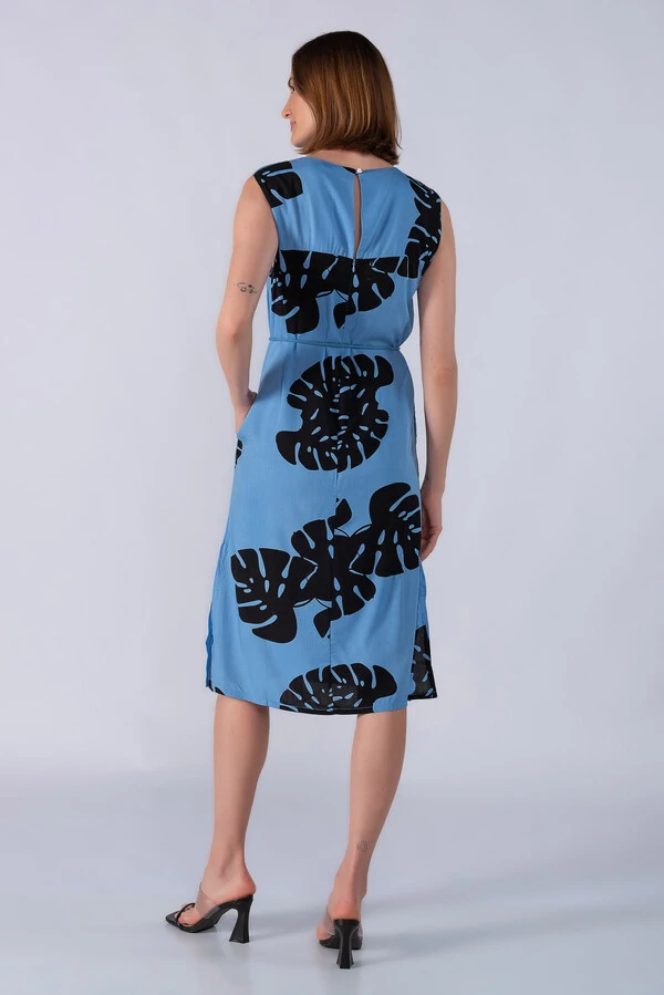Vestido midi em viscose estampa tropical
