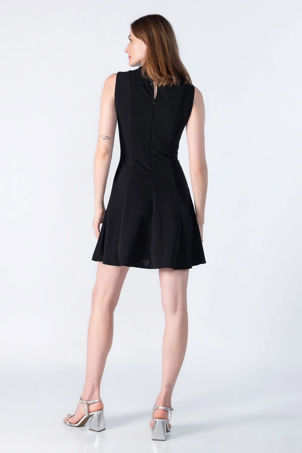 Vestido crepe acinturado