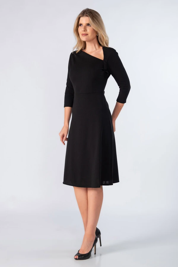 Vestido midi decote moderno