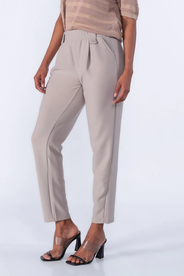 Calça elástico no cós com pregas