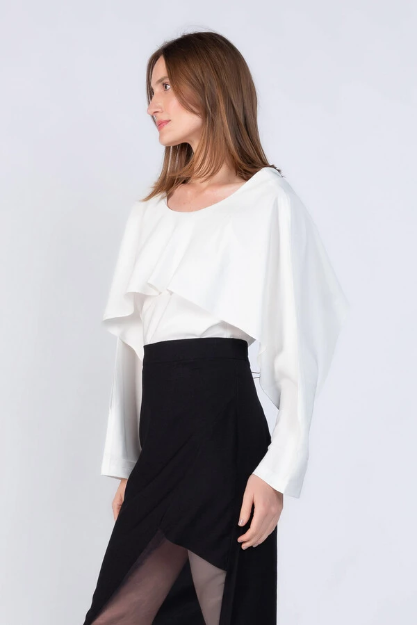 Blusa em viscose recorte manga