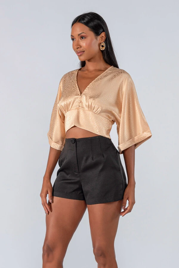 Blusa cropped gola v acetinada