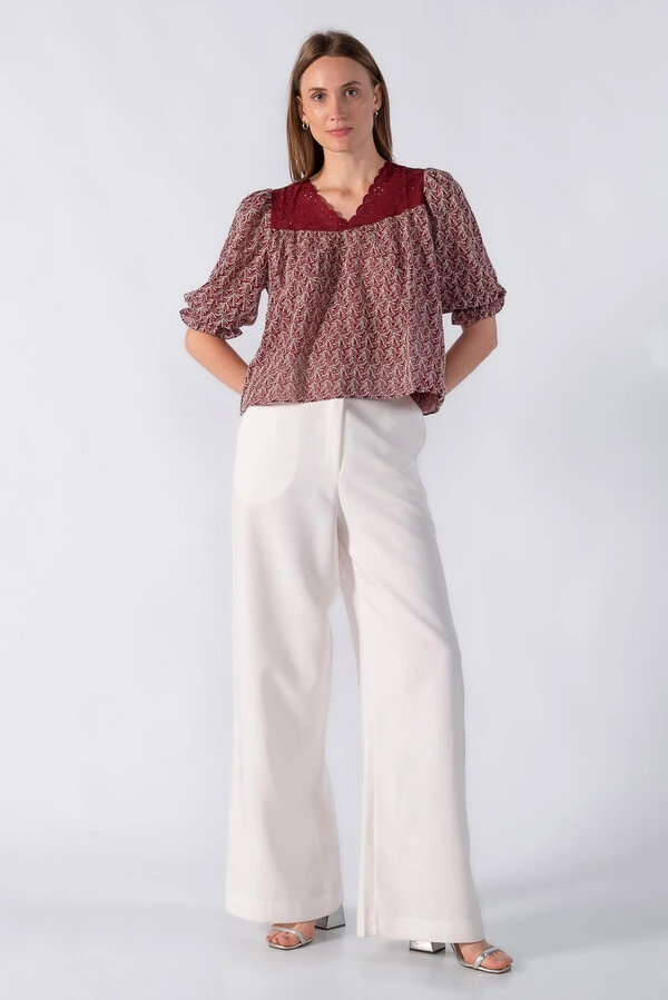 Blusa bata texturizada e manga 3/4