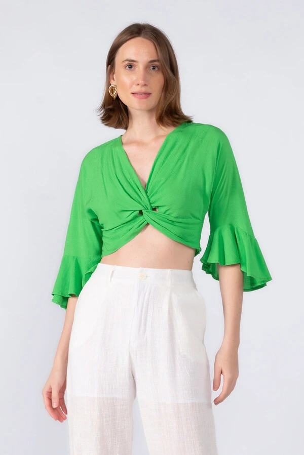 Cropped em viscose manga flare