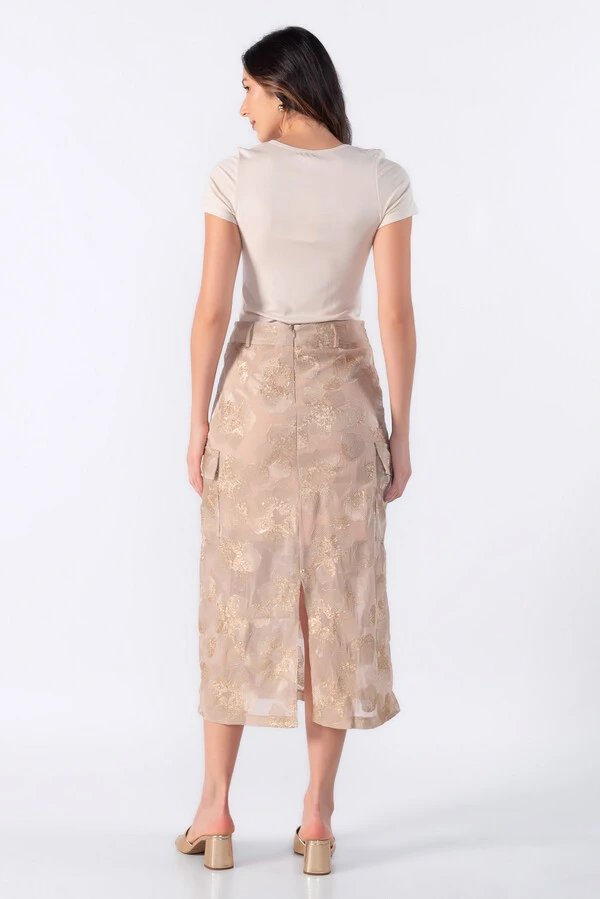 Blusa basica recorte em v no decote