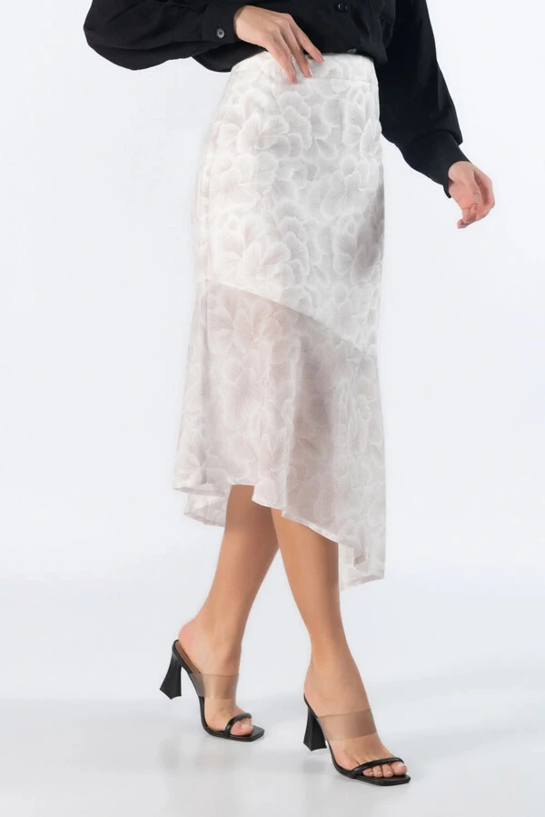 Saia midi estampada assimetrica